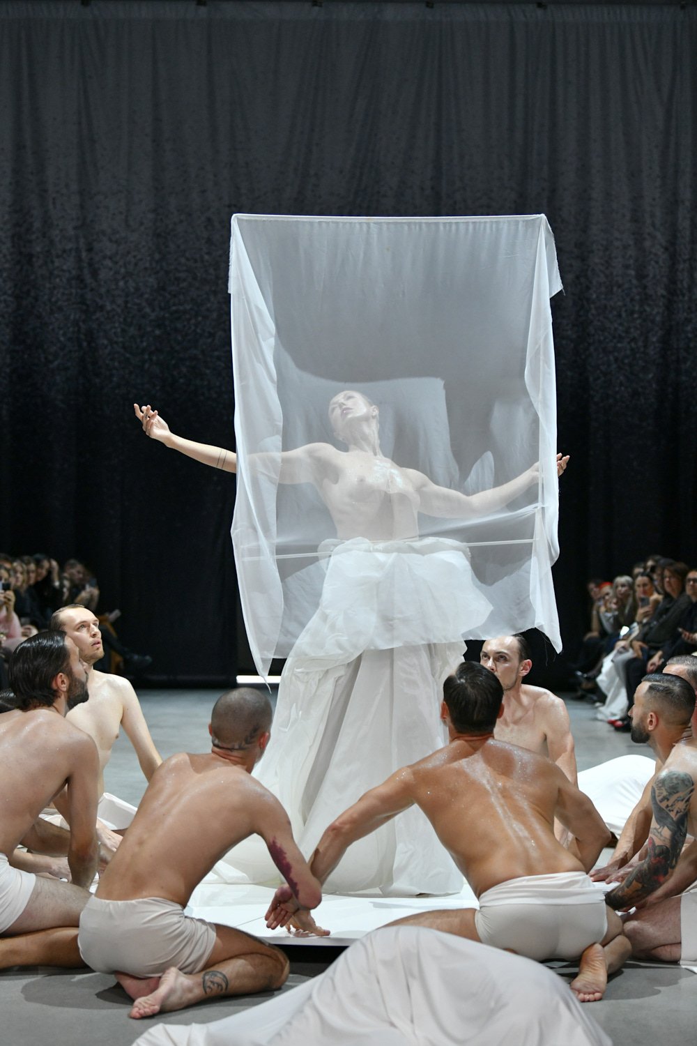 Petra Kovacs – Celebrating Femininity with a Dash of Romance and Courage