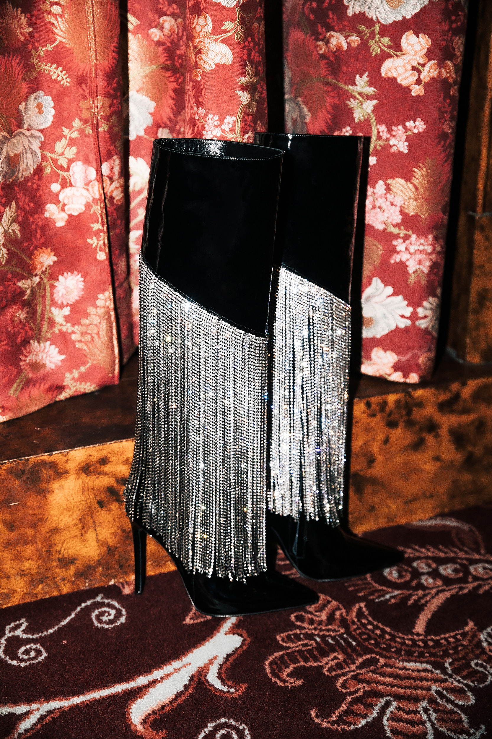 Embrace the magic of nighttime glamour, Minacapilli presents “Eternal Love” for Fall 24/25