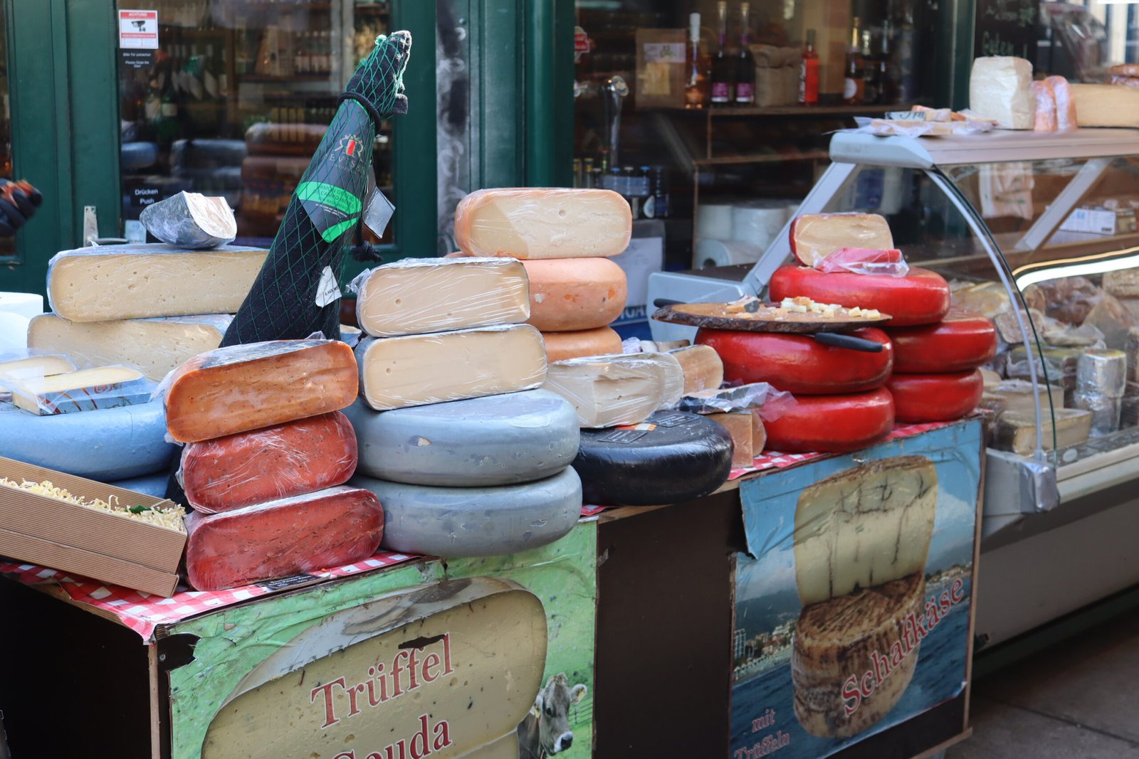Naschmarkt's Epicurean Delights to Enjoy at Genuss Momente, Vienna