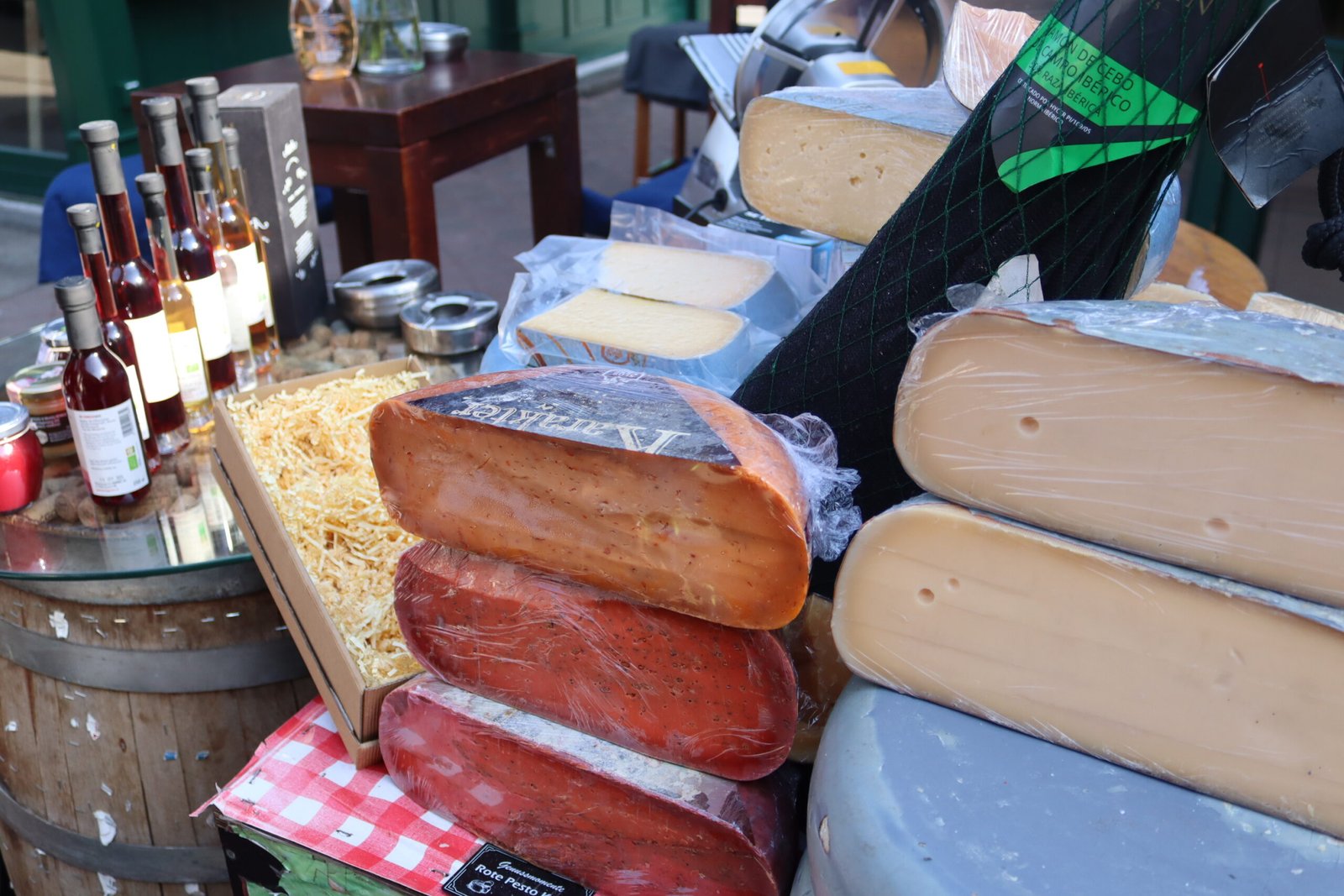 Naschmarkt's Epicurean Delights to Enjoy at Genuss Momente, Vienna