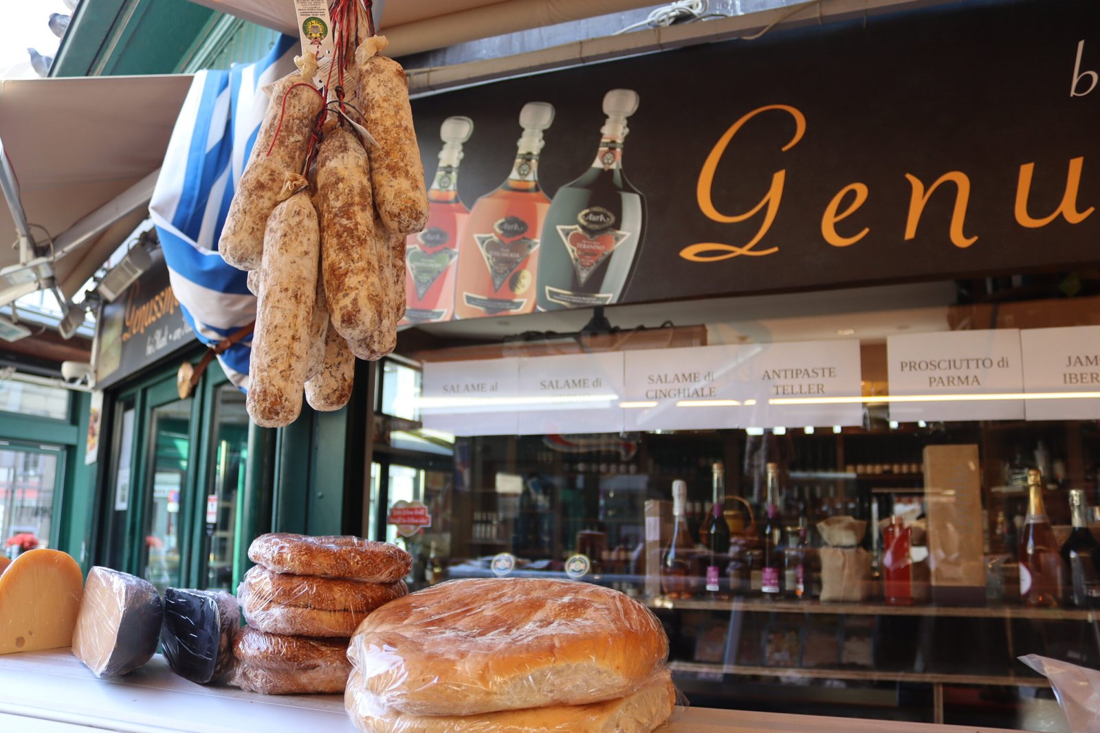 Naschmarkt's Epicurean Delights to Enjoy at Genuss Momente, Vienna