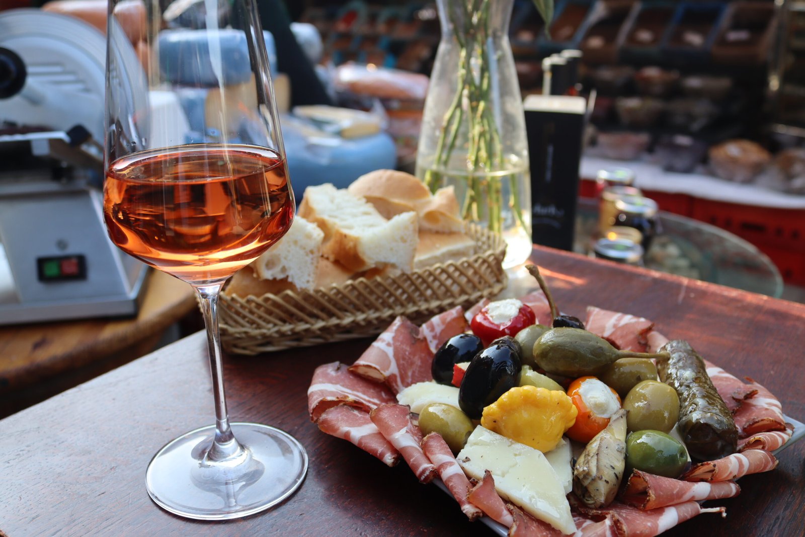 Naschmarkt's Epicurean Delights to Enjoy at Genuss Momente, Vienna