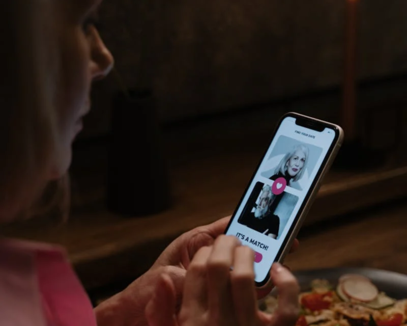explaining the impact of dating apps on traditional dating and social skills development