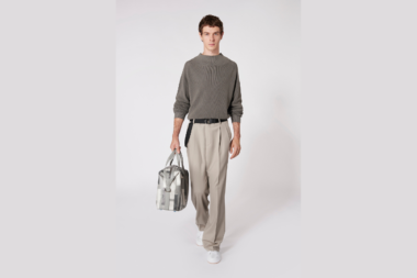 Inside, real Corneliani models meet their virtual alter egos, constantly duplicating and multiplying the season’s looks.