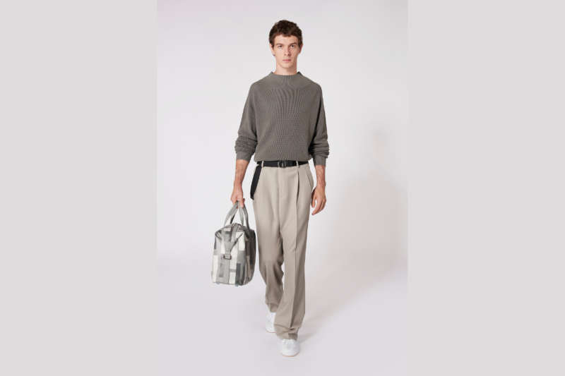 Inside, real Corneliani models meet their virtual alter egos, constantly duplicating and multiplying the season’s looks.