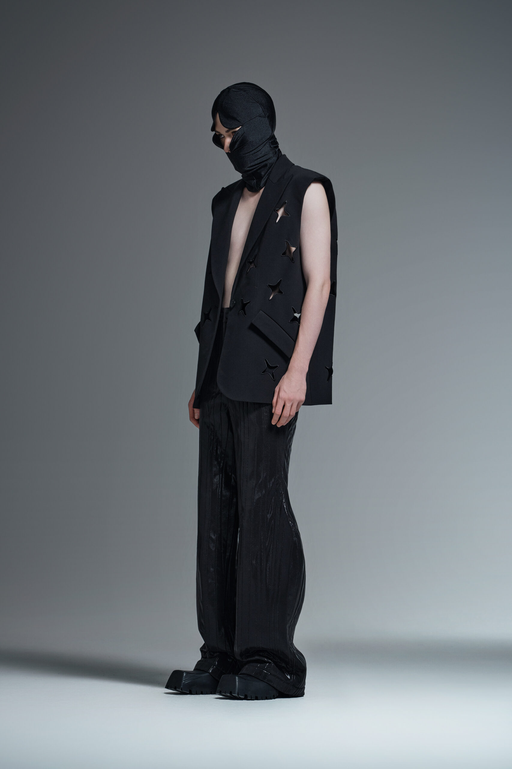 ANNAKIKI SS25: Techno-Natural Utopia and Post-Human Fashion