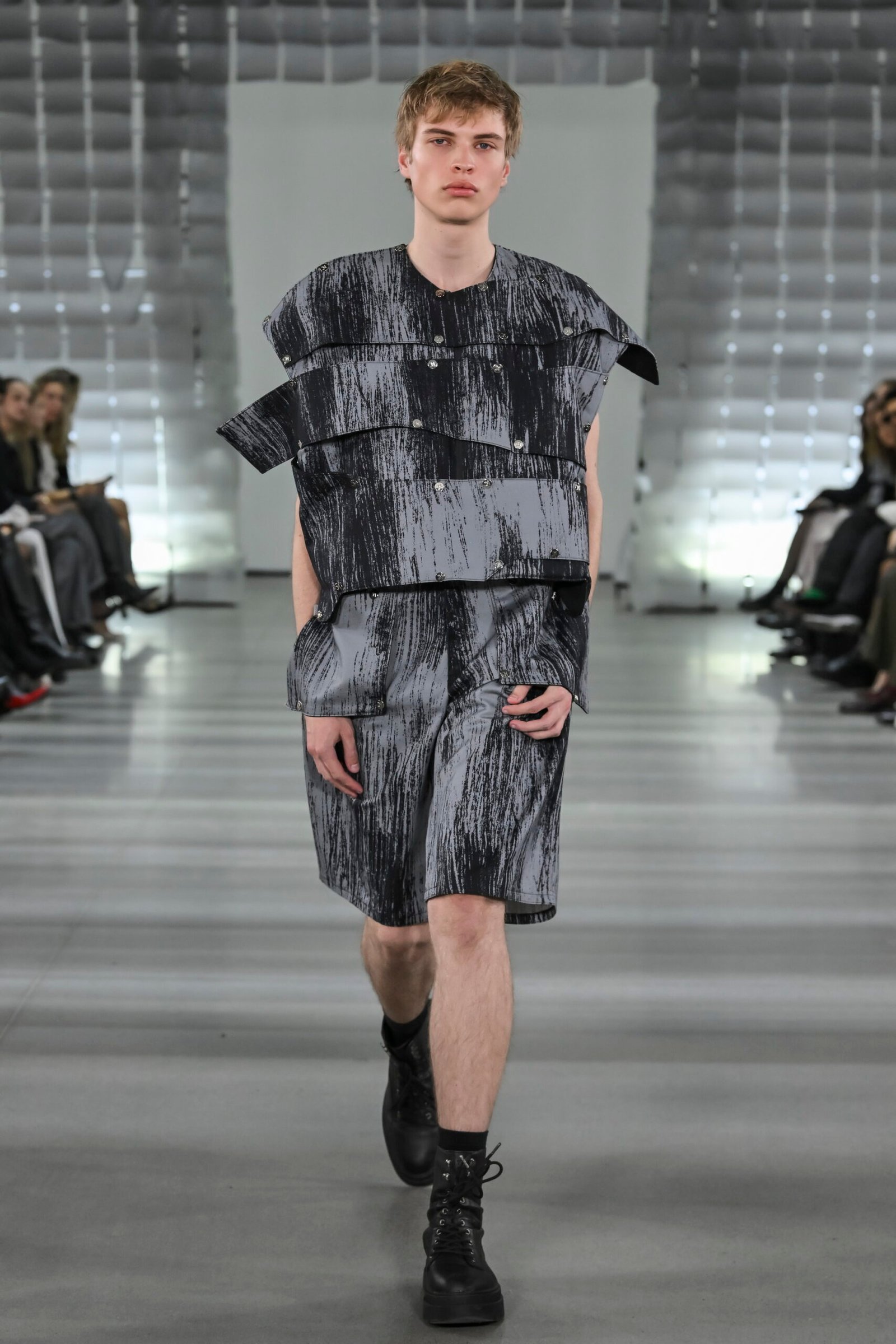 Jakub Matiašovič’s fashion collection inspired by brutalist architecture, featuring hand-drawn prints at MB Fashion Live 2024.