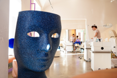 Relaxing massage services offered at Afacial Skinbar Vienna
