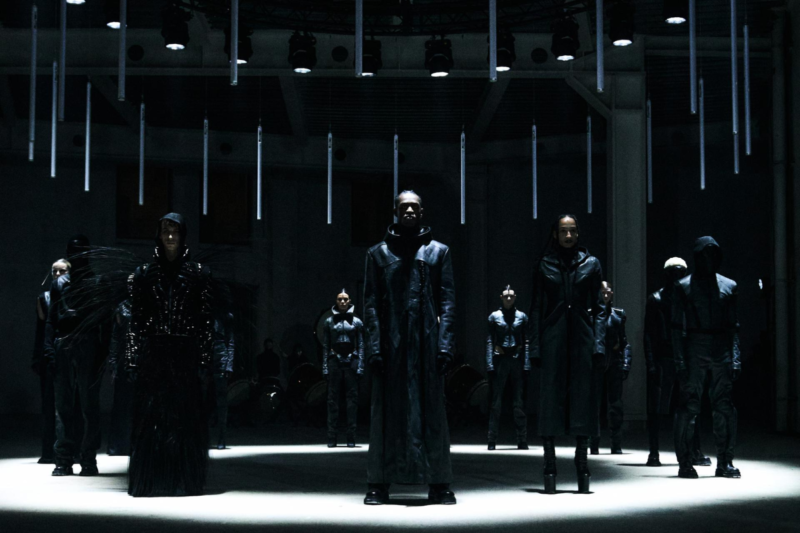 Models wearing Yenesai Alignment AW2025-26, featuring 3D-printed armor plates and futuristic textiles