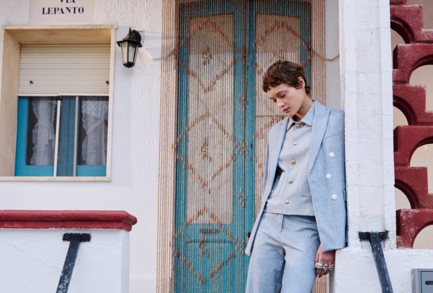 Model wearing Circolo 1901 SS26 linen-cotton tailored set showcasing relaxed elegance and freedom of movement